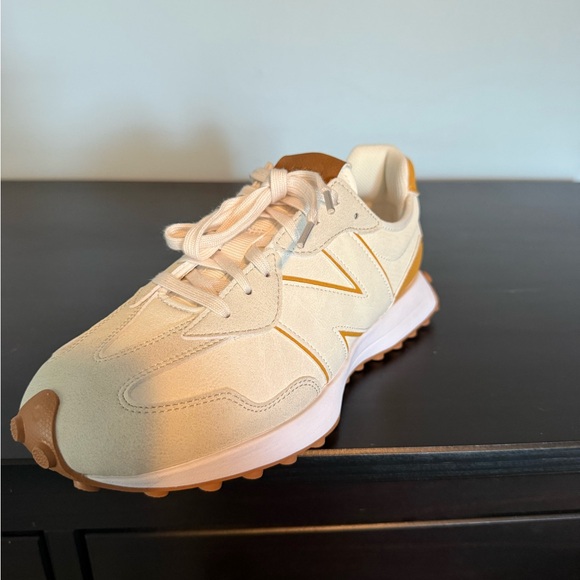 New Balance x CALIA: 327 Golf Sneakers, Women's 9, Dried Apricot NEW - Picture 8 of 9